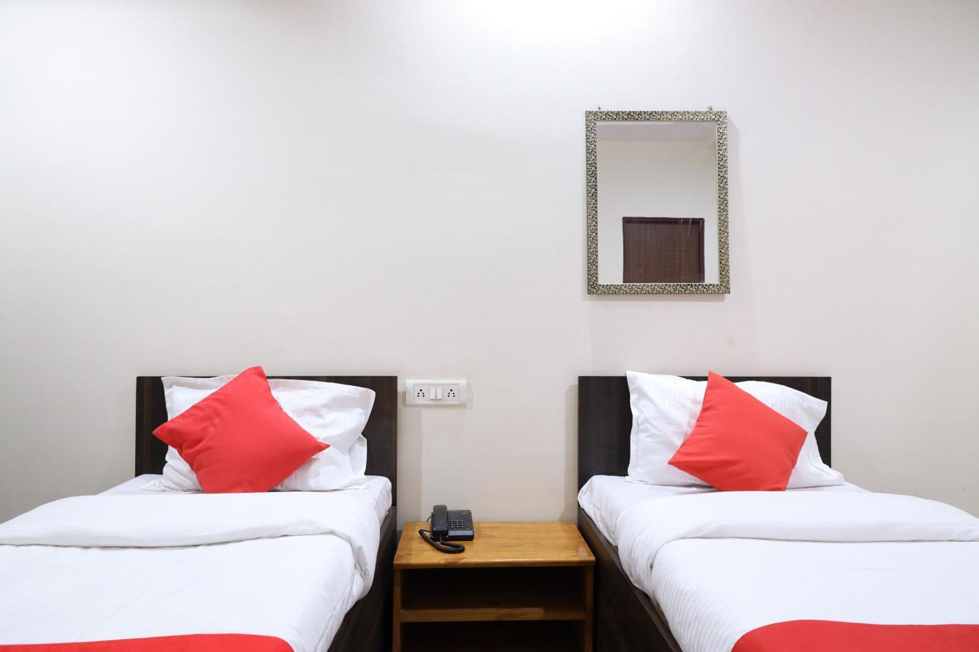 Hotel O Prithvi Inn Нагпур Екстериор снимка