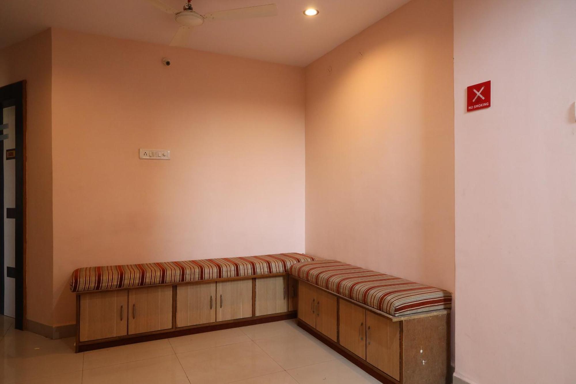 Hotel O Prithvi Inn Нагпур Екстериор снимка