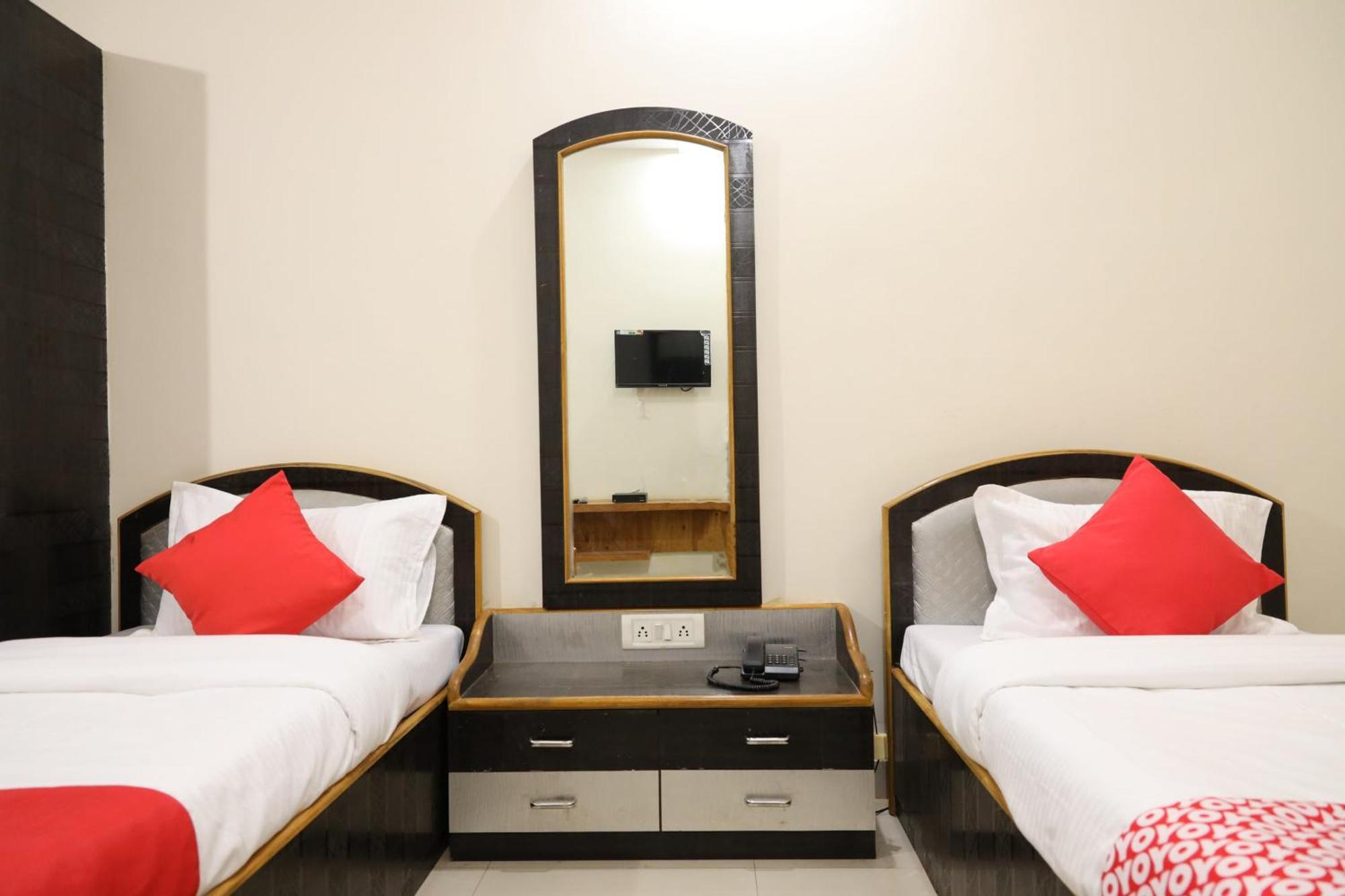 Hotel O Prithvi Inn Нагпур Екстериор снимка